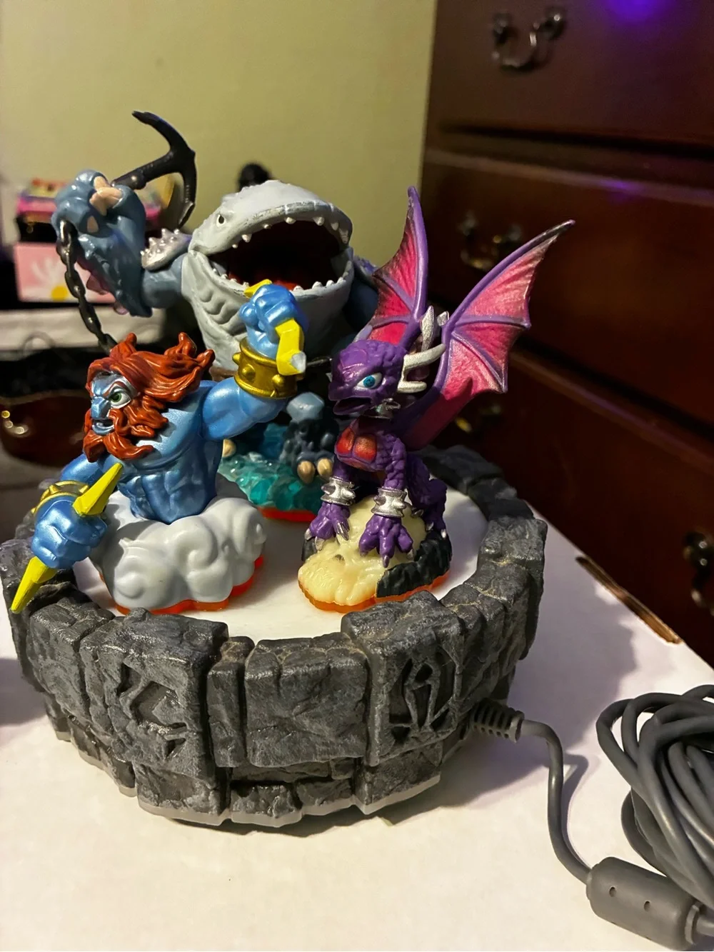 #448|Sky landers Fantasy figures 4 giants, 9 Action Figures w base, need disc